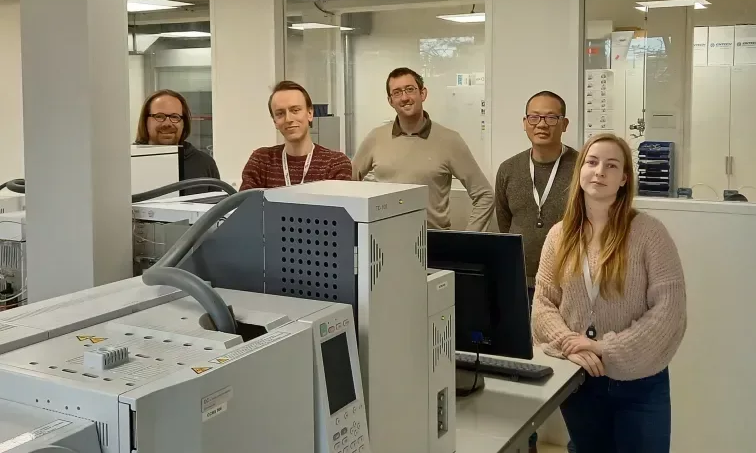 Team NOLAB in the lab